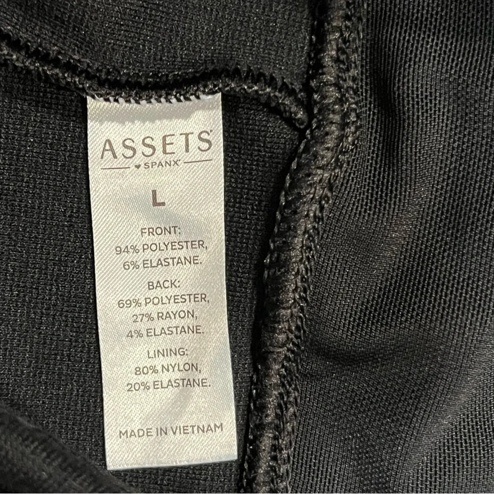 Assets by Spanx Black Faux Leather Leggings Tights Pants size Large